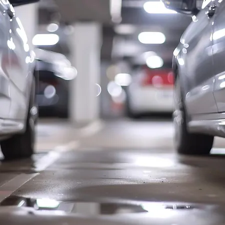 Crowne Plaza By Ihg 4*