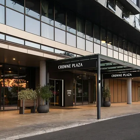 Crowne Plaza By Ihg