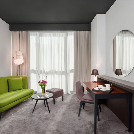 Crowne Plaza By Ihg 4*