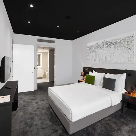 Crowne Plaza Podgorica By Ihg Hotel 4*