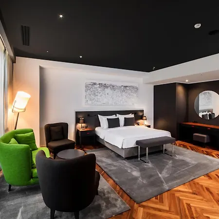 Hotel Crowne Plaza Podgorica By Ihg 4*