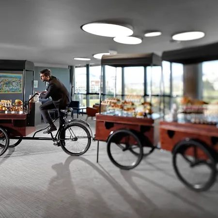 Crowne Plaza By Ihg