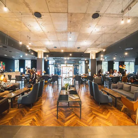 酒店 波德戈里察cue住宿 4*
