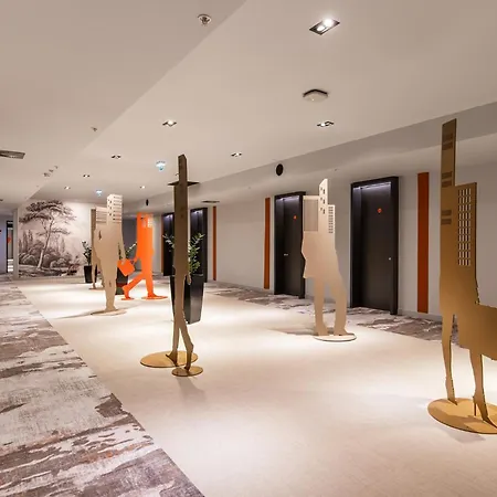 Crowne Plaza By Ihg Hotel 4*