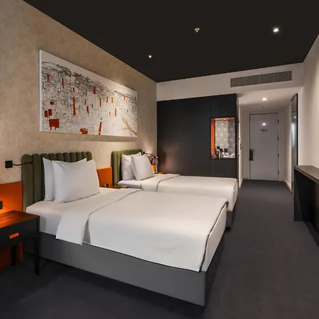Crowne Plaza By Ihg