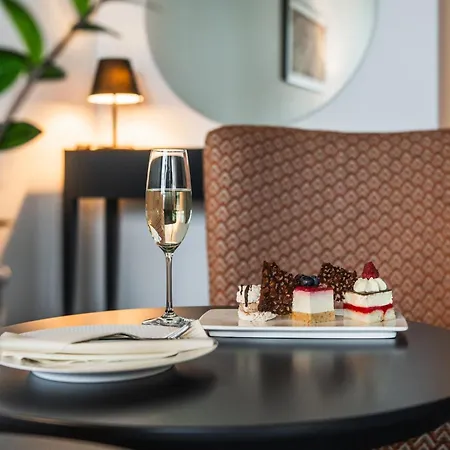 Hotell Crowne Plaza By Ihg 4*