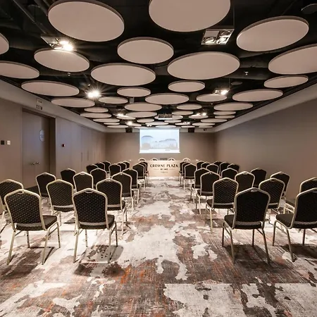Crowne Plaza By Ihg 4*