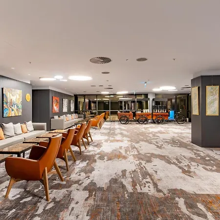 Crowne Plaza By Ihg Hotell 4*
