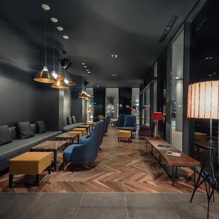 Crowne Plaza By Ihg Hotell