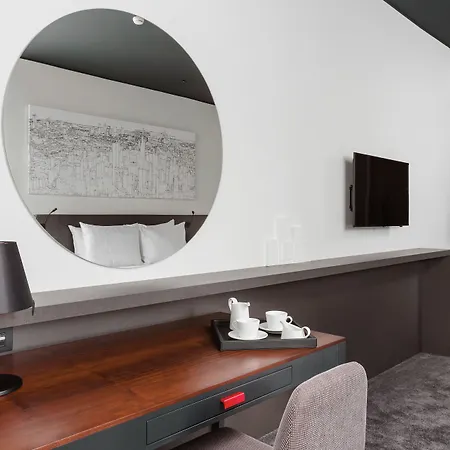 Crowne Plaza By Ihg Hotel 4*