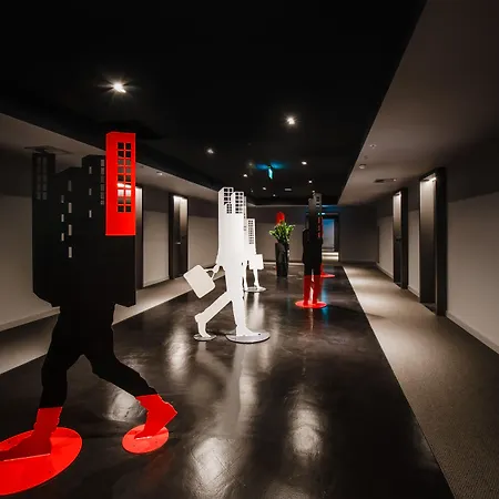 Crowne Plaza By Ihg Hotel 4*