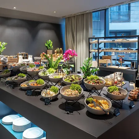 Crowne Plaza By Ihg Готель 4*