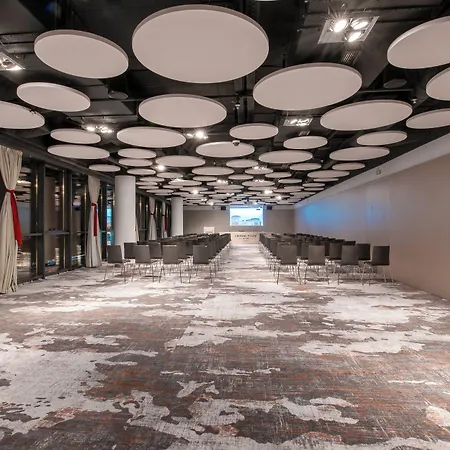 Crowne Plaza By Ihg 4*