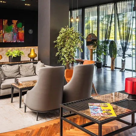 Crowne Plaza By Ihg 4*