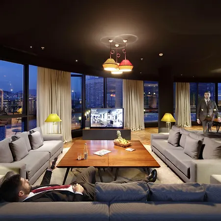 Готель Crowne Plaza By Ihg