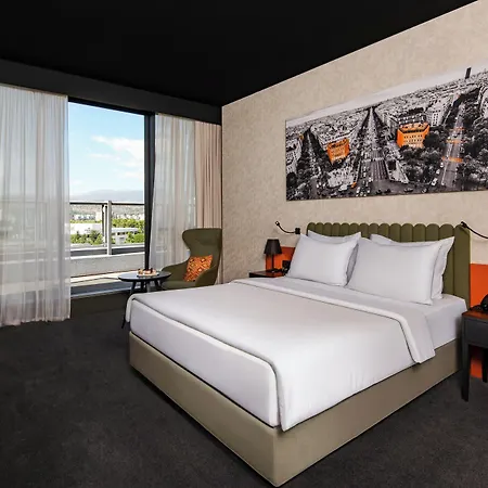 Crowne Plaza By Ihg Подгориця