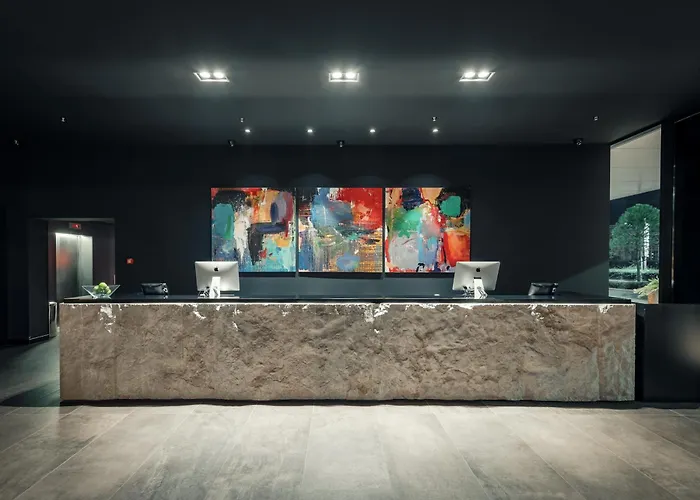 Crowne Plaza By Ihg Hotel 4*