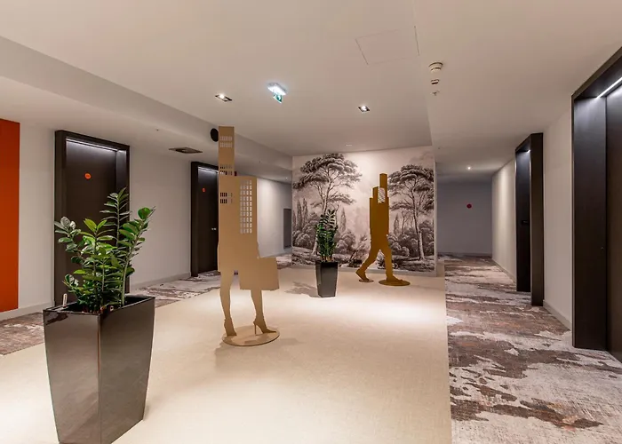 Hotel Crowne Plaza By Ihg 4*