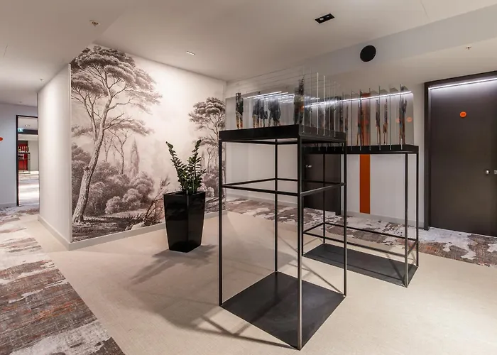 Crowne Plaza By Ihg Hotel