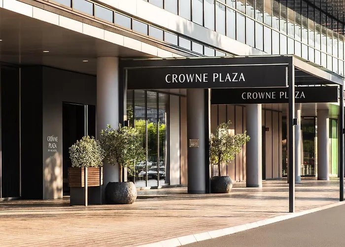Crowne Plaza By Ihg Hotel