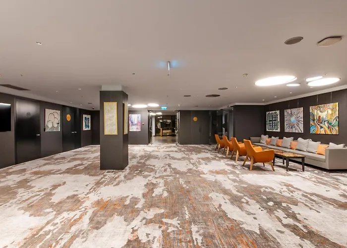 Crowne Plaza By Ihg Hotel 4*