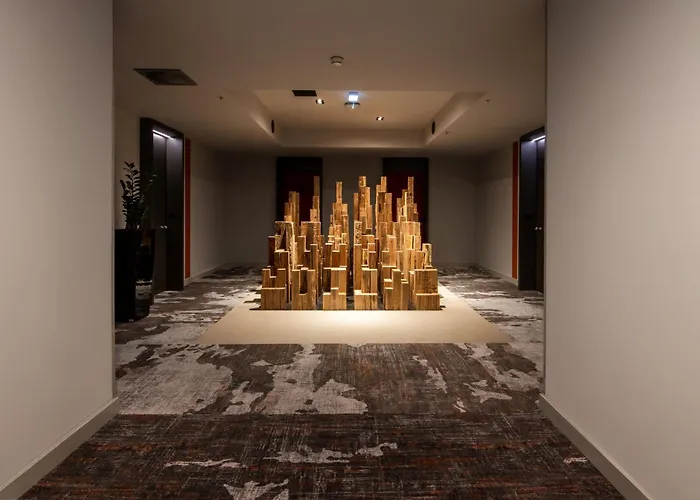 Hotel Crowne Plaza By Ihg 4*