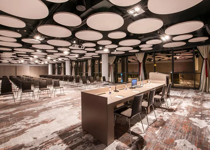 Hotel Crowne Plaza By Ihg 4*