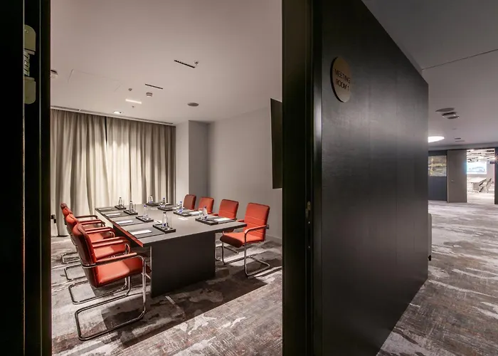 Hotel Crowne Plaza By Ihg 4*