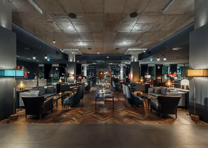 Crowne Plaza By Ihg Hotel 4*