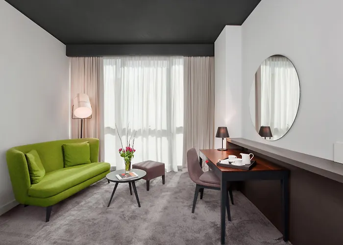 Crowne Plaza By Ihg 4*