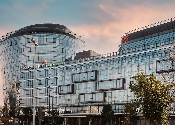 Crowne Plaza By Ihg Hotel