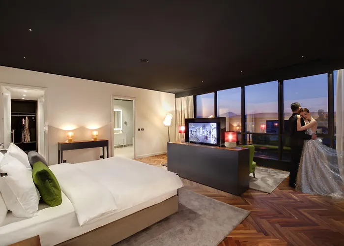 Crowne Plaza By Ihg Hotel Podgorica