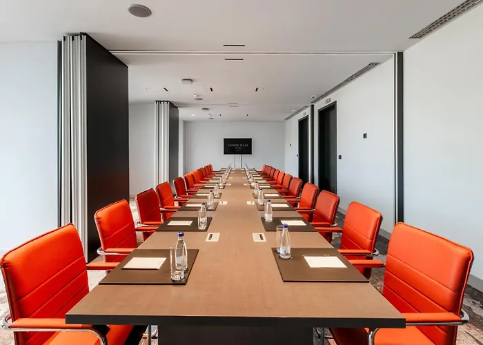Crowne Plaza By Ihg 4*